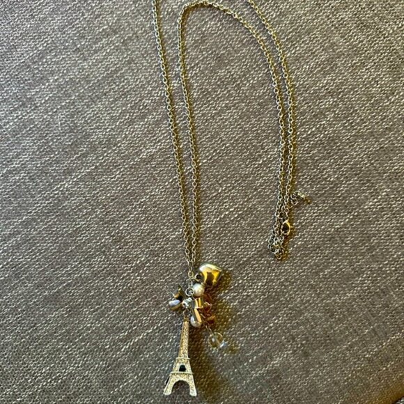 Eiffel Tower necklace - Picture 1 of 2